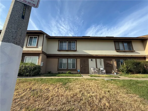 $2,400 | 16740 Village, Unit C, Fontana, CA 92336