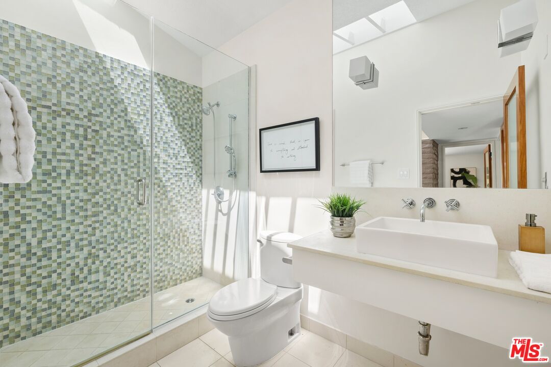 2100 Roscomare Road Los Angeles, CA 90077 - Photo 14 of 24 Gallery Image 14