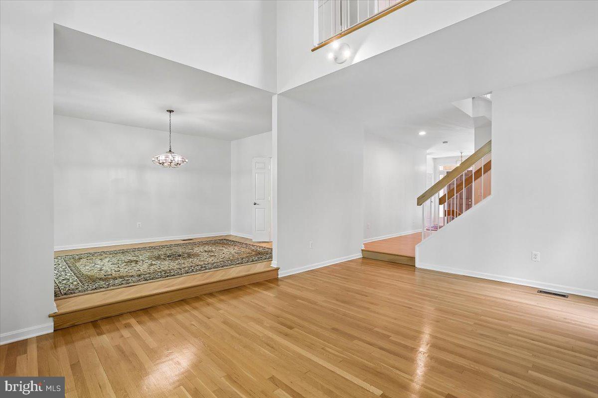 6113 Goldtree Way Bethesda, MD 20817 - Photo 11 of 75