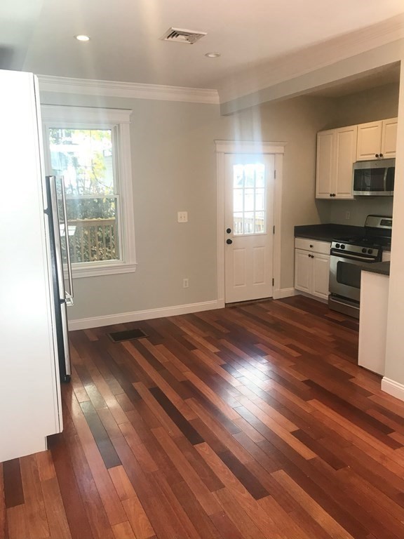 4 Colebrook Street Boston, MA 02127 - Photo 3 of 12