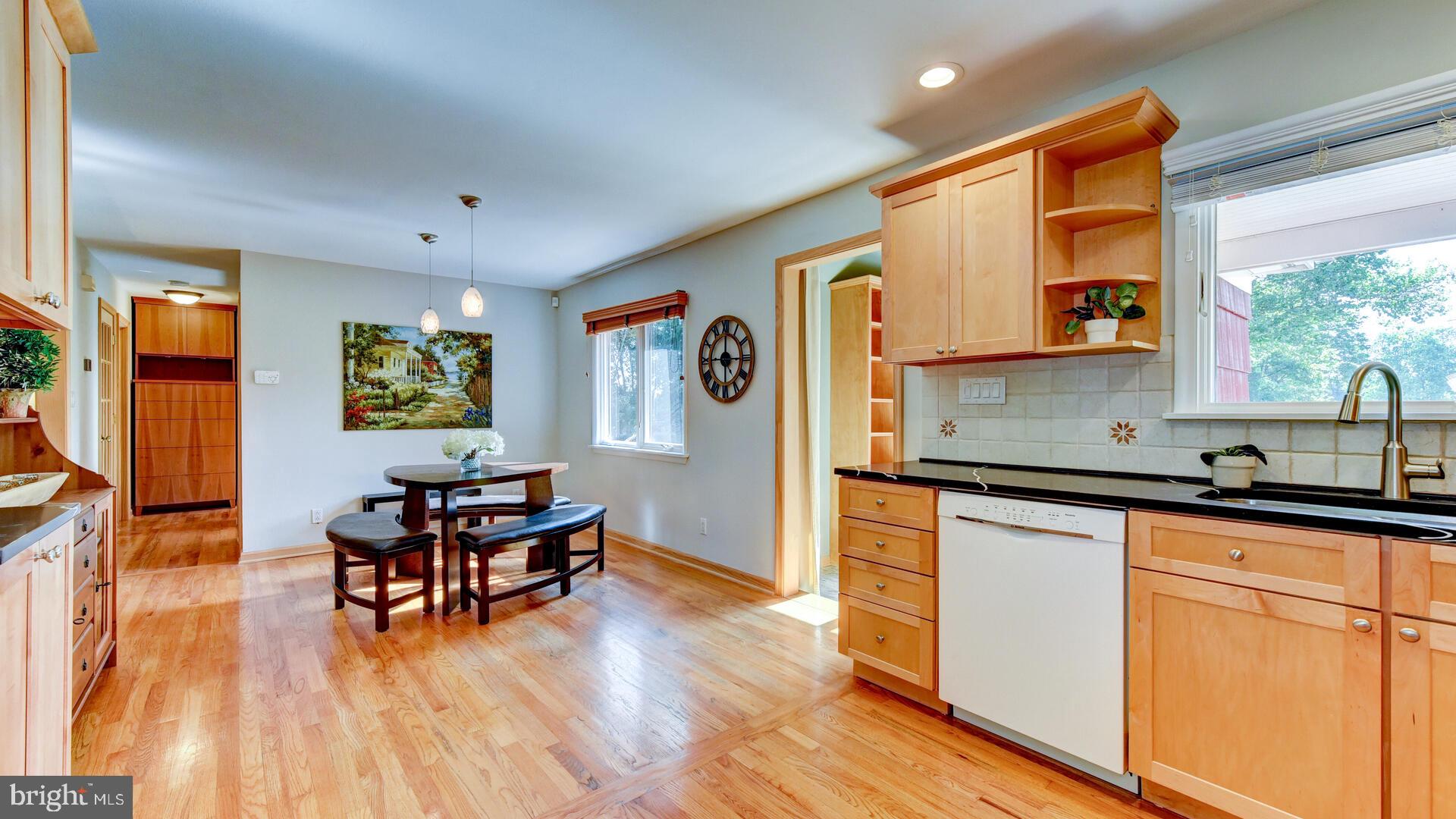629 Scotch Road Pennington, NJ 08534 - Photo 11 of 55 Kitchen/Dining Area