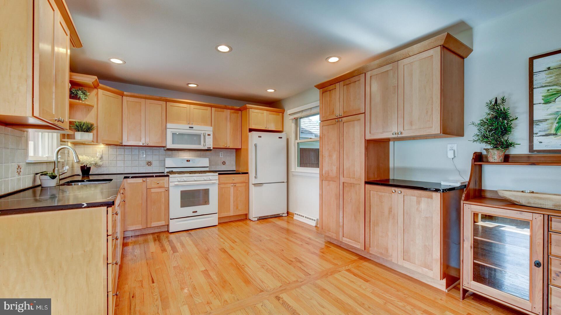 629 Scotch Road Pennington, NJ 08534 - Photo 18 of 55 Kitchen