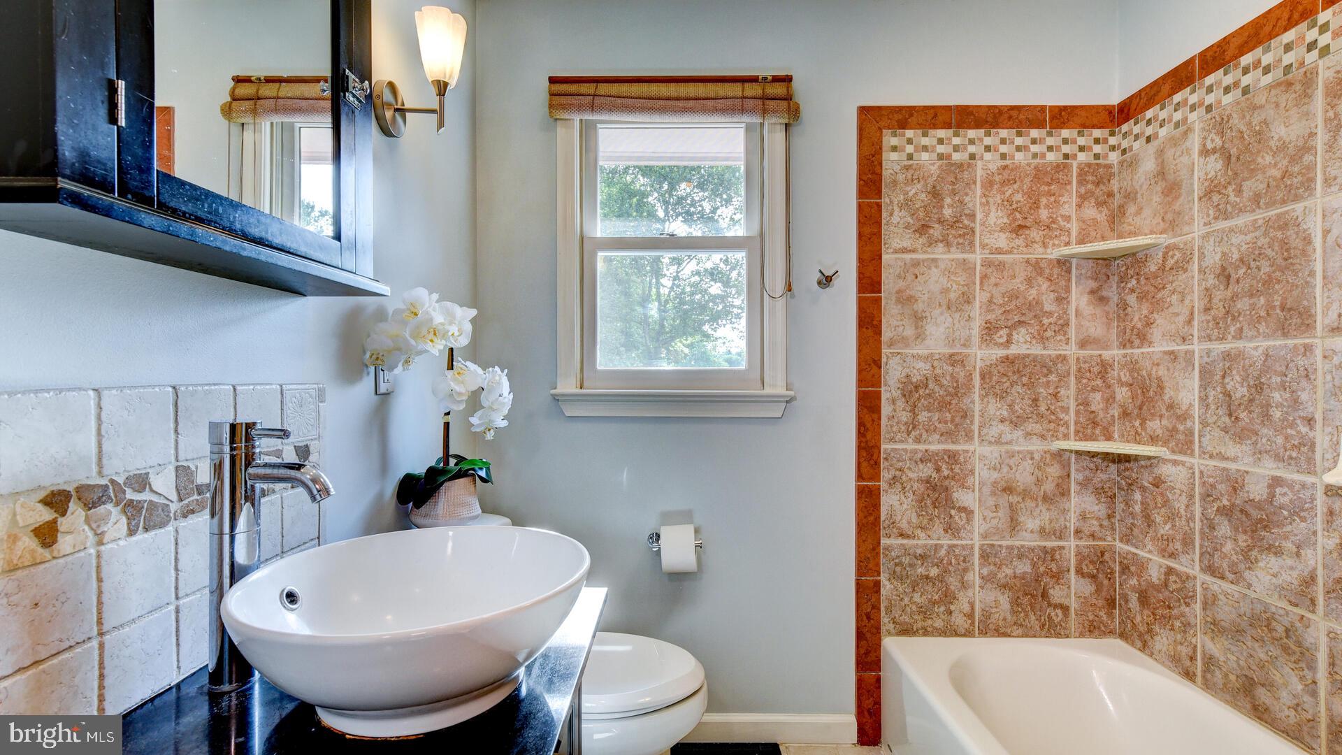 629 Scotch Road Pennington, NJ 08534 - Photo 28 of 55 First Floor Full Bathroom