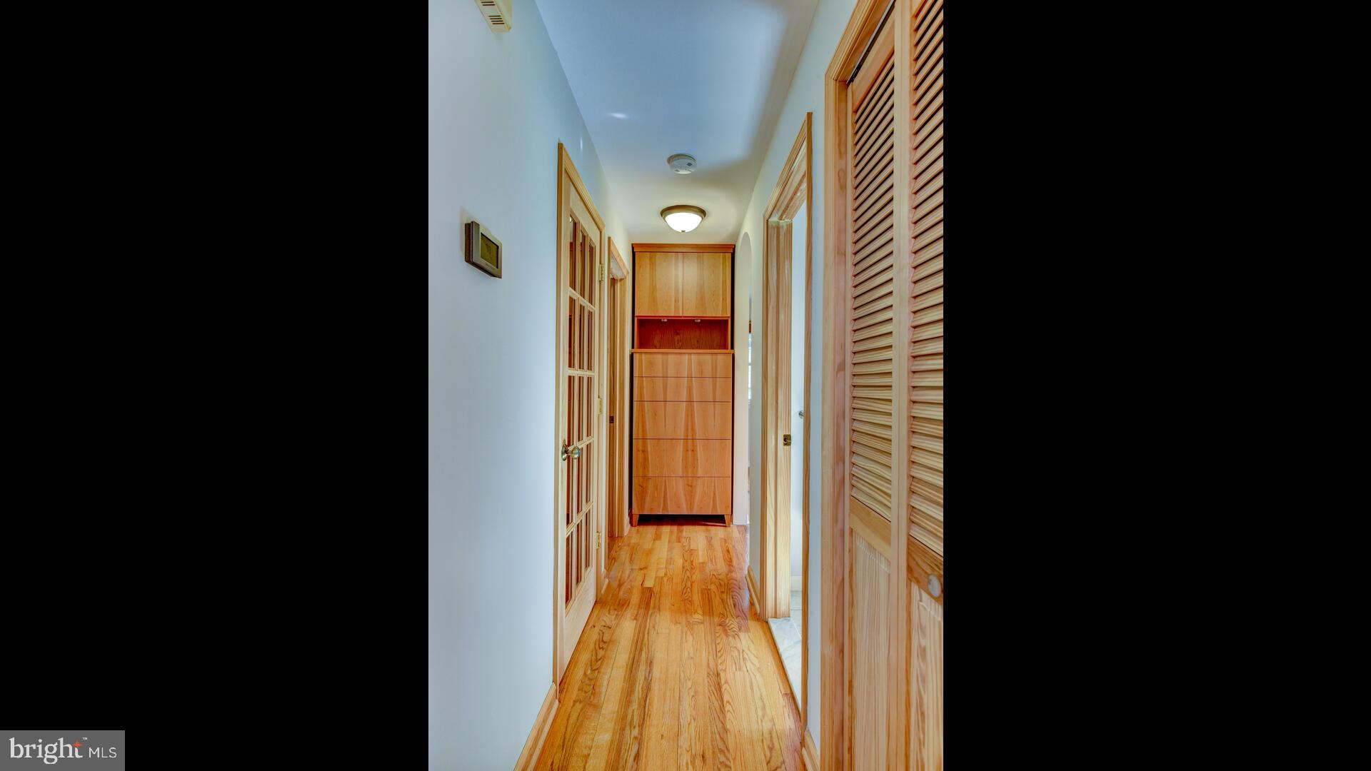 629 Scotch Road Pennington, NJ 08534 - Photo 29 of 55 Hallway with Built-in Unit