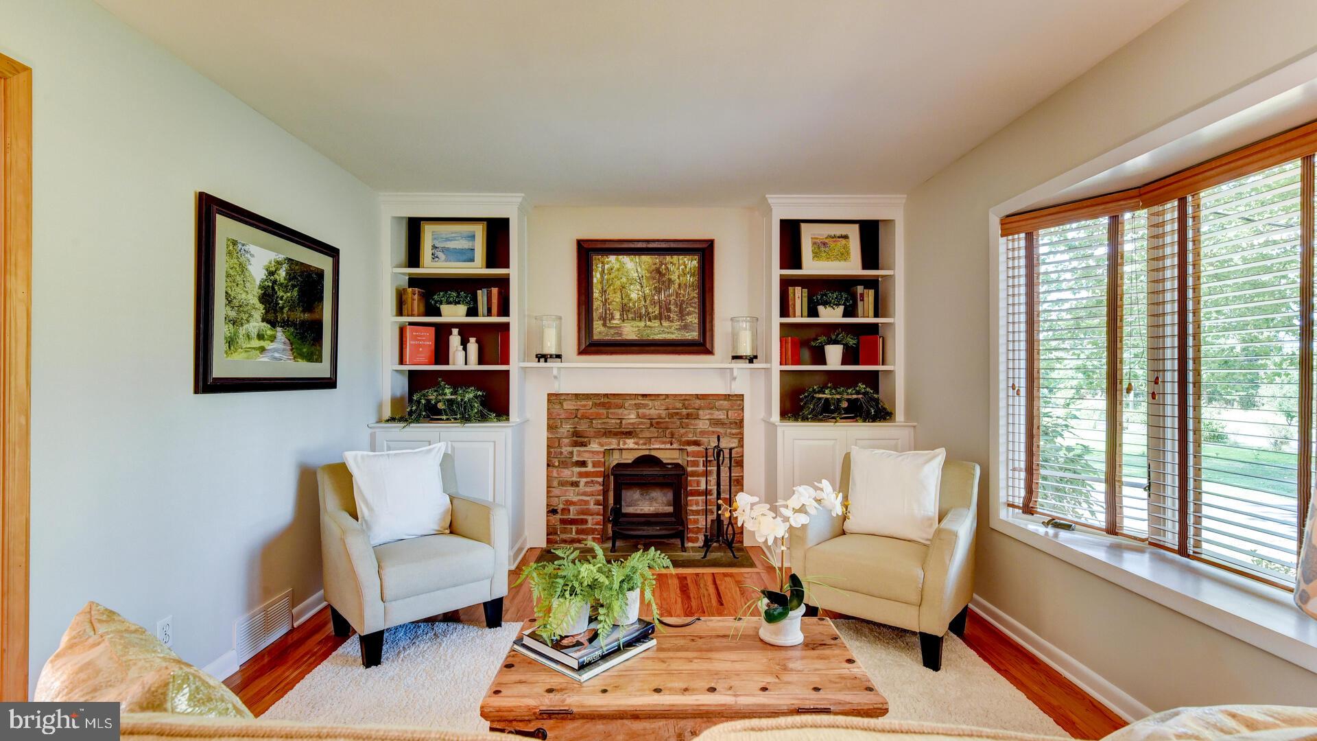 629 Scotch Road Pennington, NJ 08534 - Photo 6 of 55 Living Room with Built-in Shelves