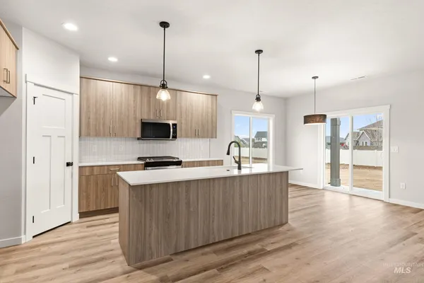 $647,990 | 3780 West Amapola Drive, Meridian, ID 83642