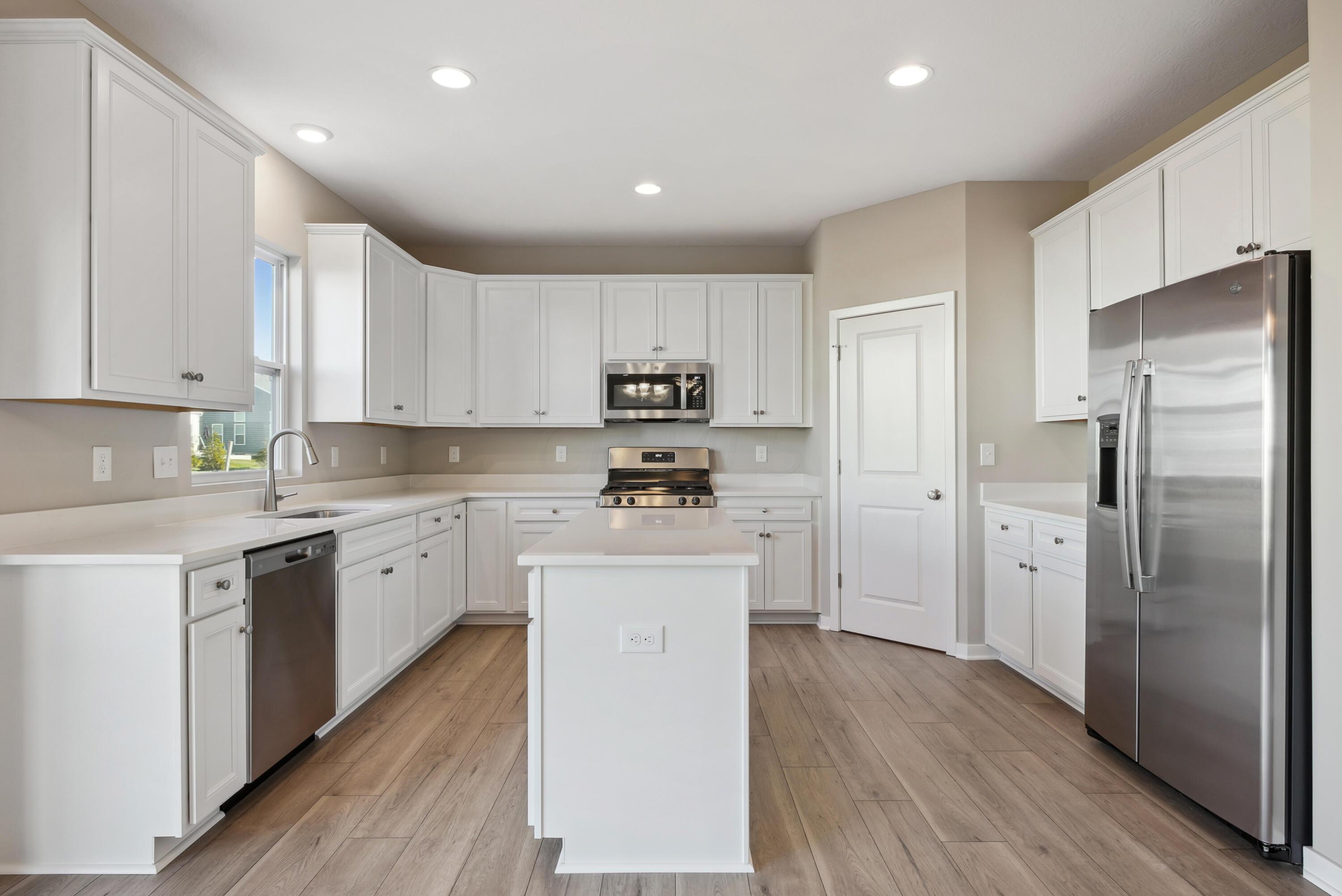 7220 Ribault Drive Northwest Pickerington, OH 43147 - Photo 7 of 31 Kitchen