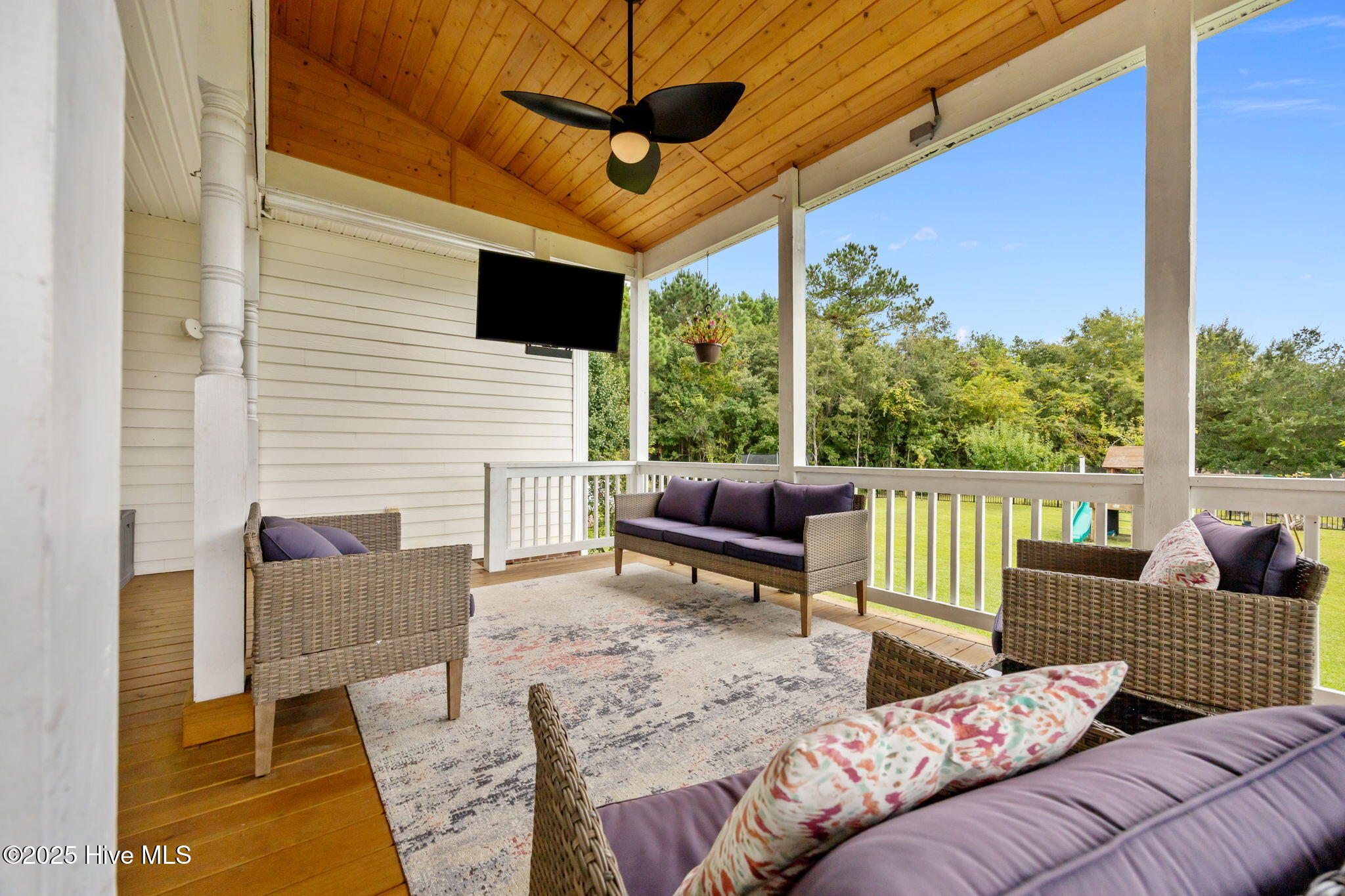 107 Calcos Court Holly Ridge, NC 28445 - Photo 8 of 72 75-web-or-mls-IMG_8043