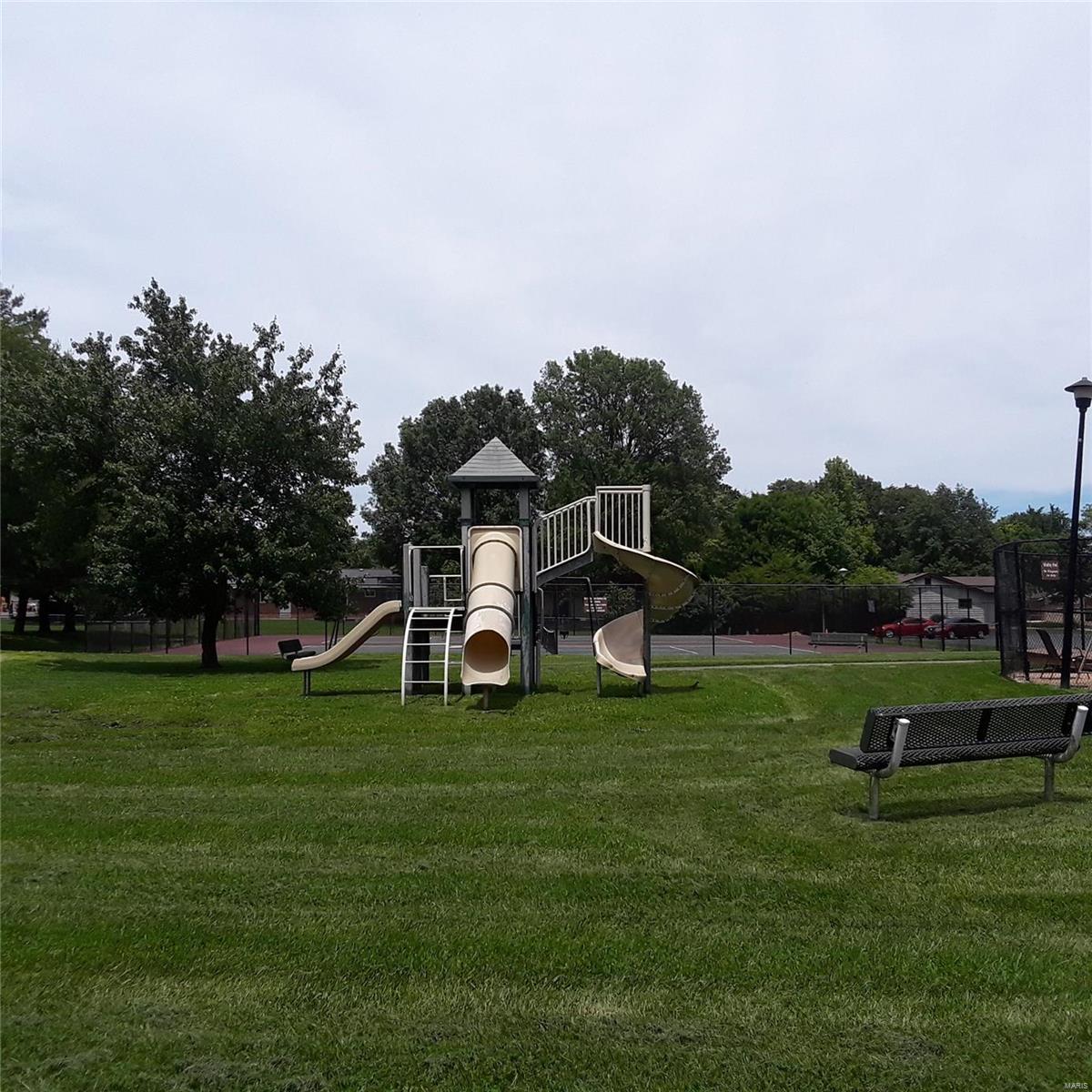 2248 England Town Road St. Louis, MO 63129 - Photo 4 of 4