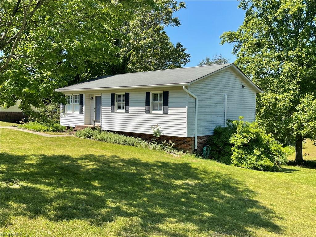 140 Maple Ridge Drive King, NC 27021 - Photo 1 of 32
