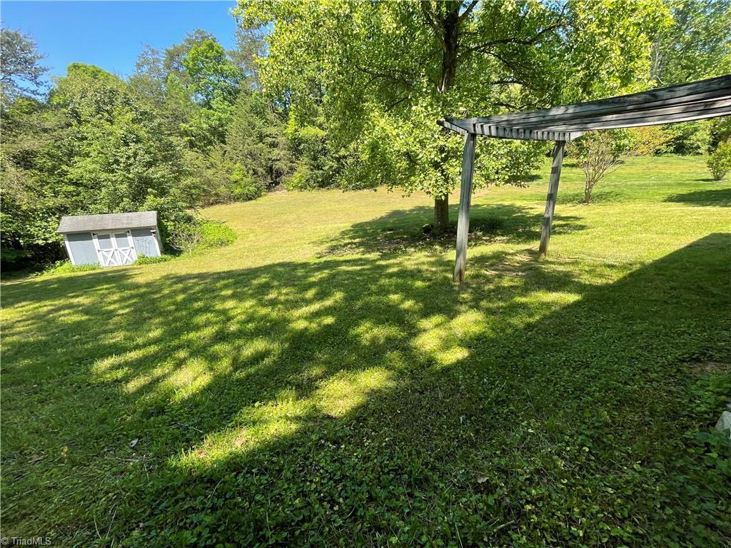 140 Maple Ridge Drive King, NC 27021 - Photo 3 of 32