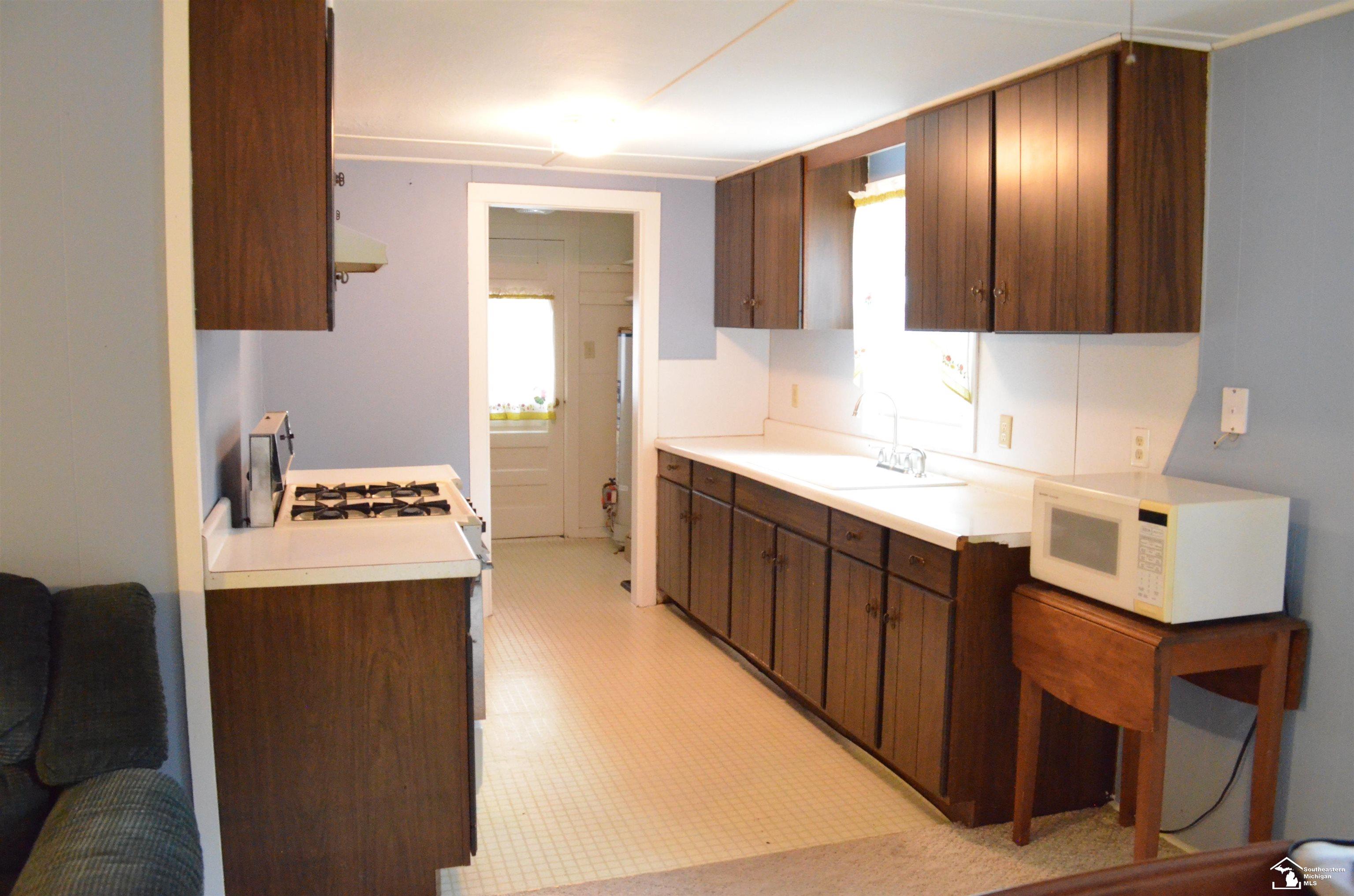 7798 Oak Road St. Helen, MI 48656 - Photo 4 of 31
