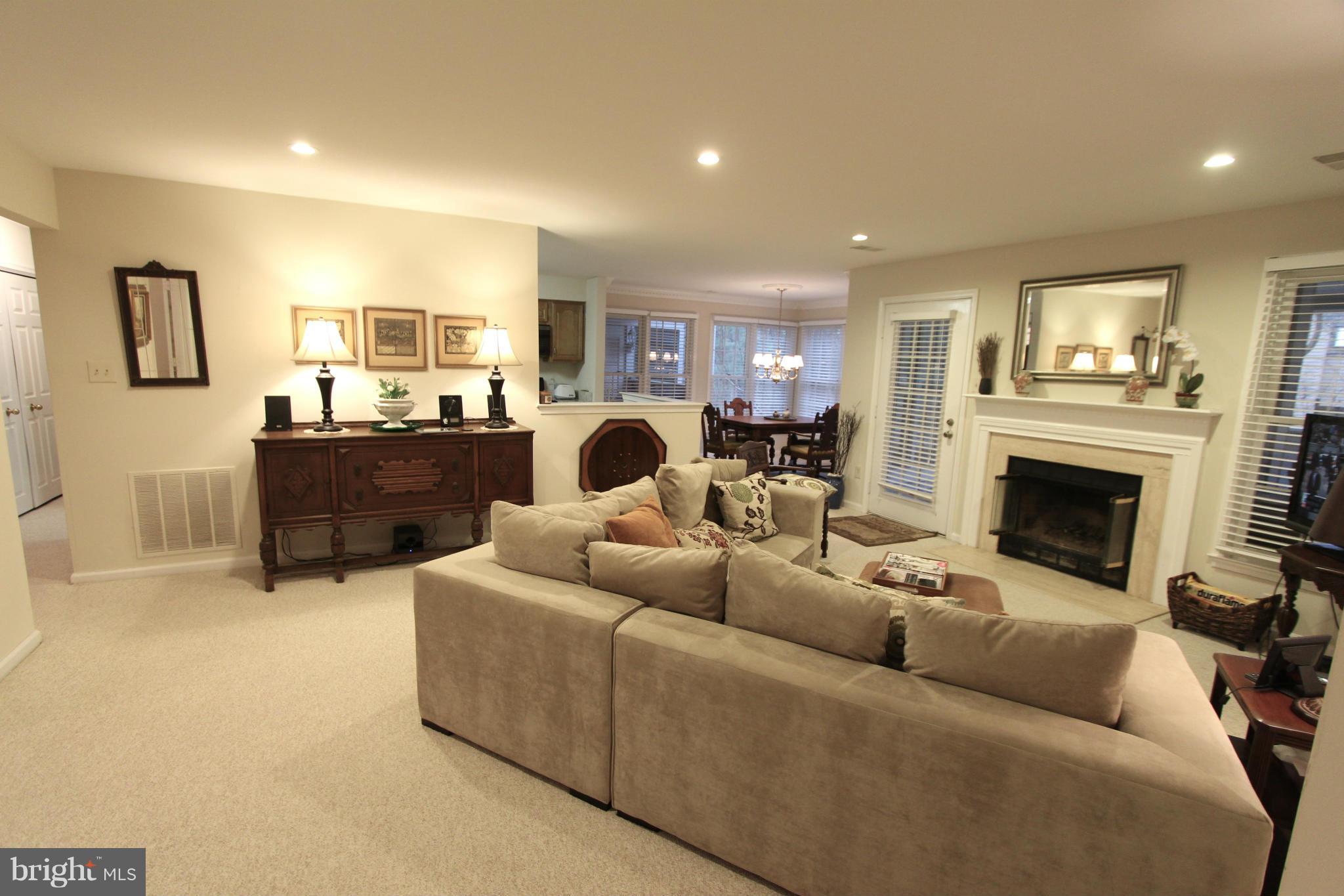 1475 Church Hill Place, Unit 1475 Reston, VA 20194 - Photo 7 of 24 Living Room