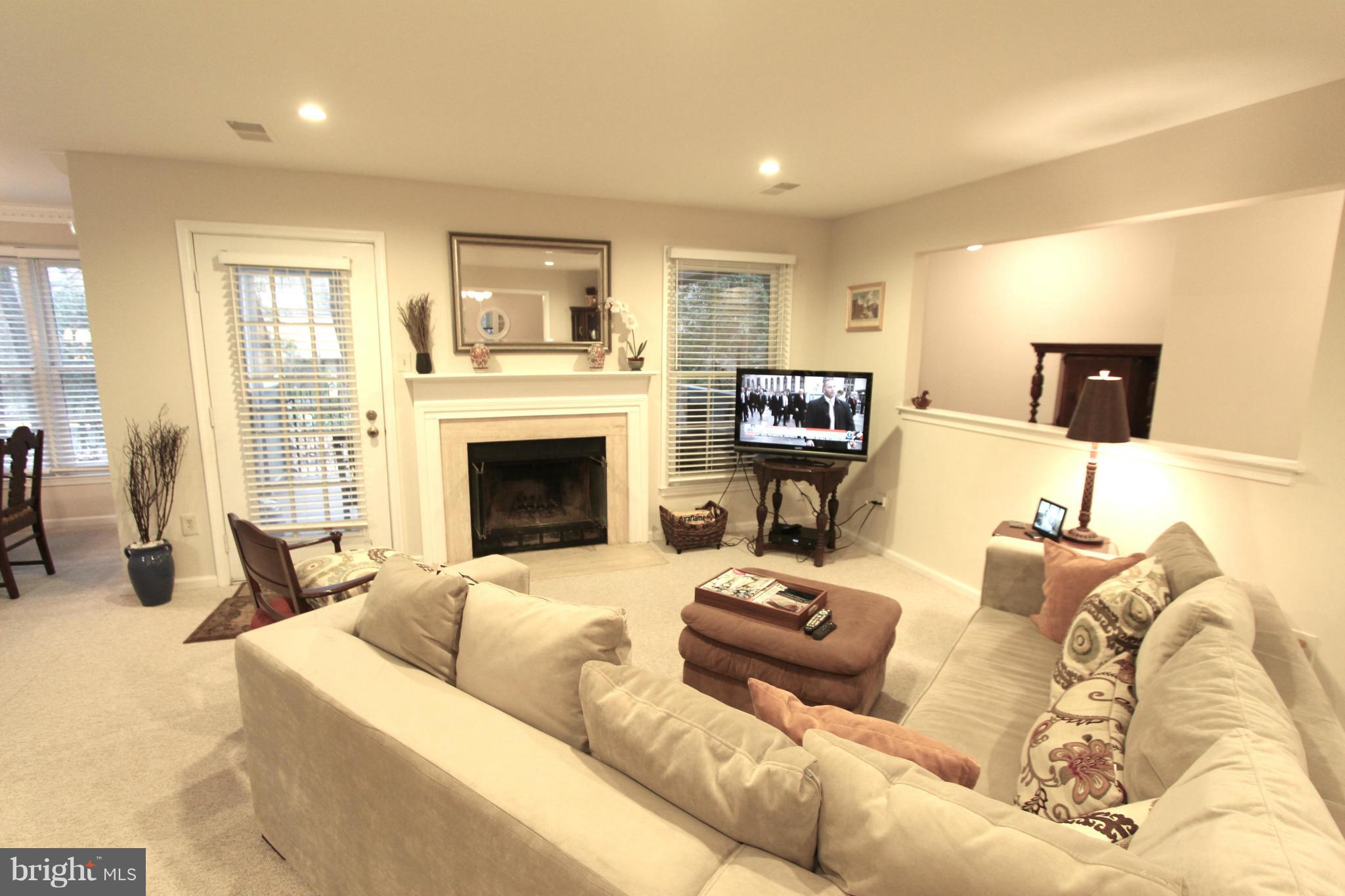 1475 Church Hill Place, Unit 1475 Reston, VA 20194 - Photo 8 of 24 Living Room