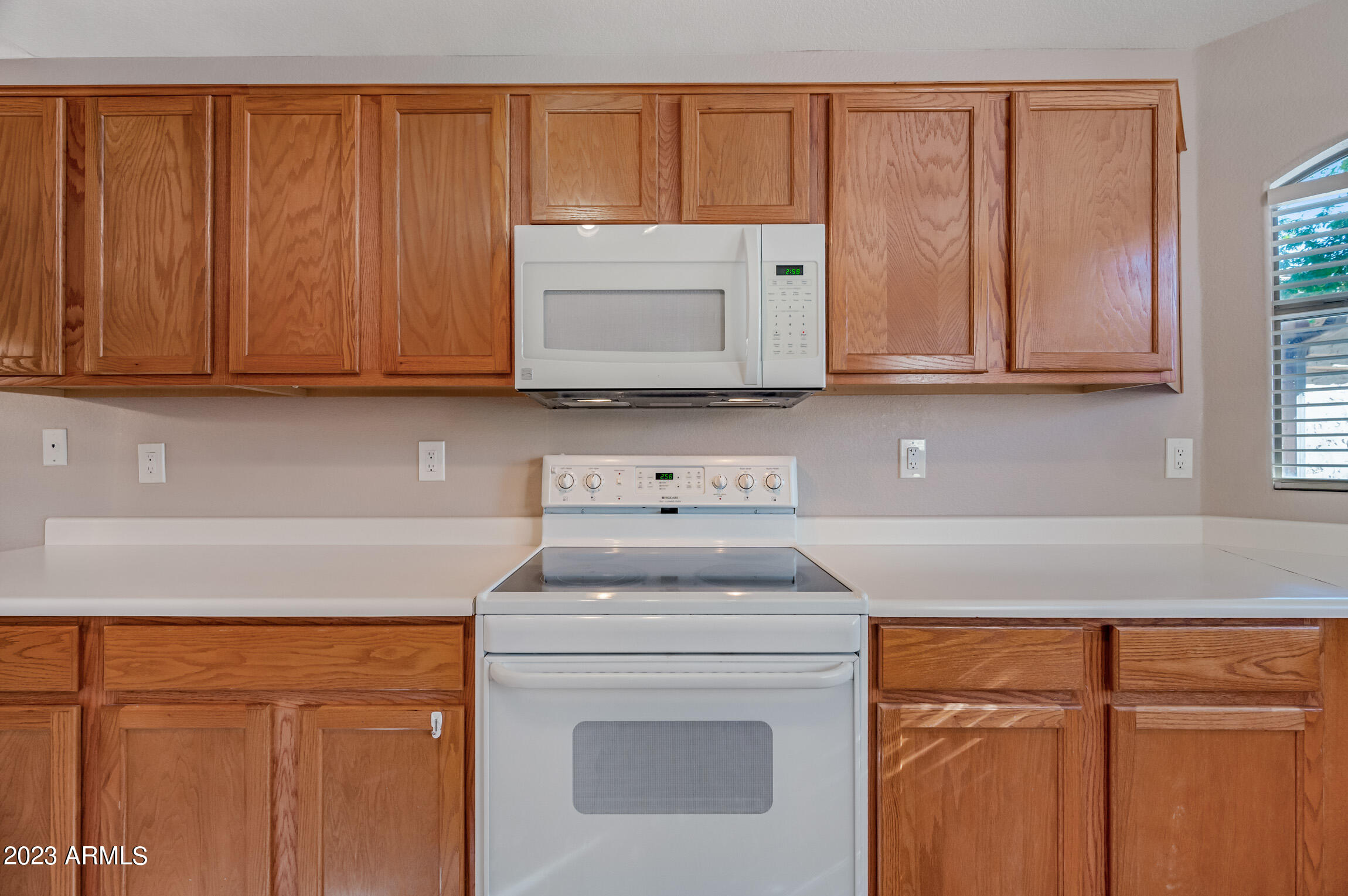 4724 East Swilling Road Phoenix, AZ 85050 - Photo 12 of 35 ocupix-4724ESR-11