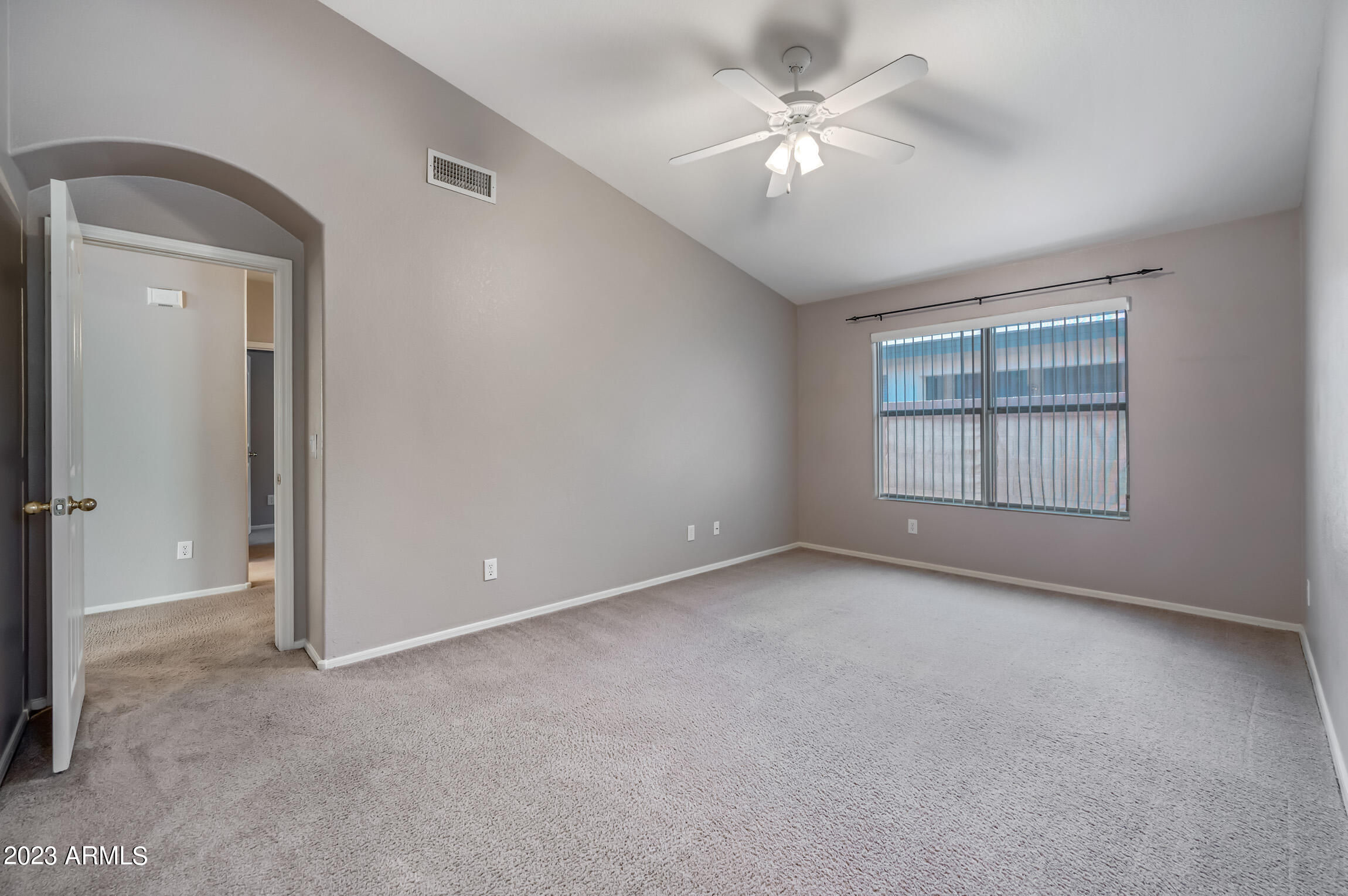 4724 East Swilling Road Phoenix, AZ 85050 - Photo 21 of 35 ocupix-4724ESR-20
