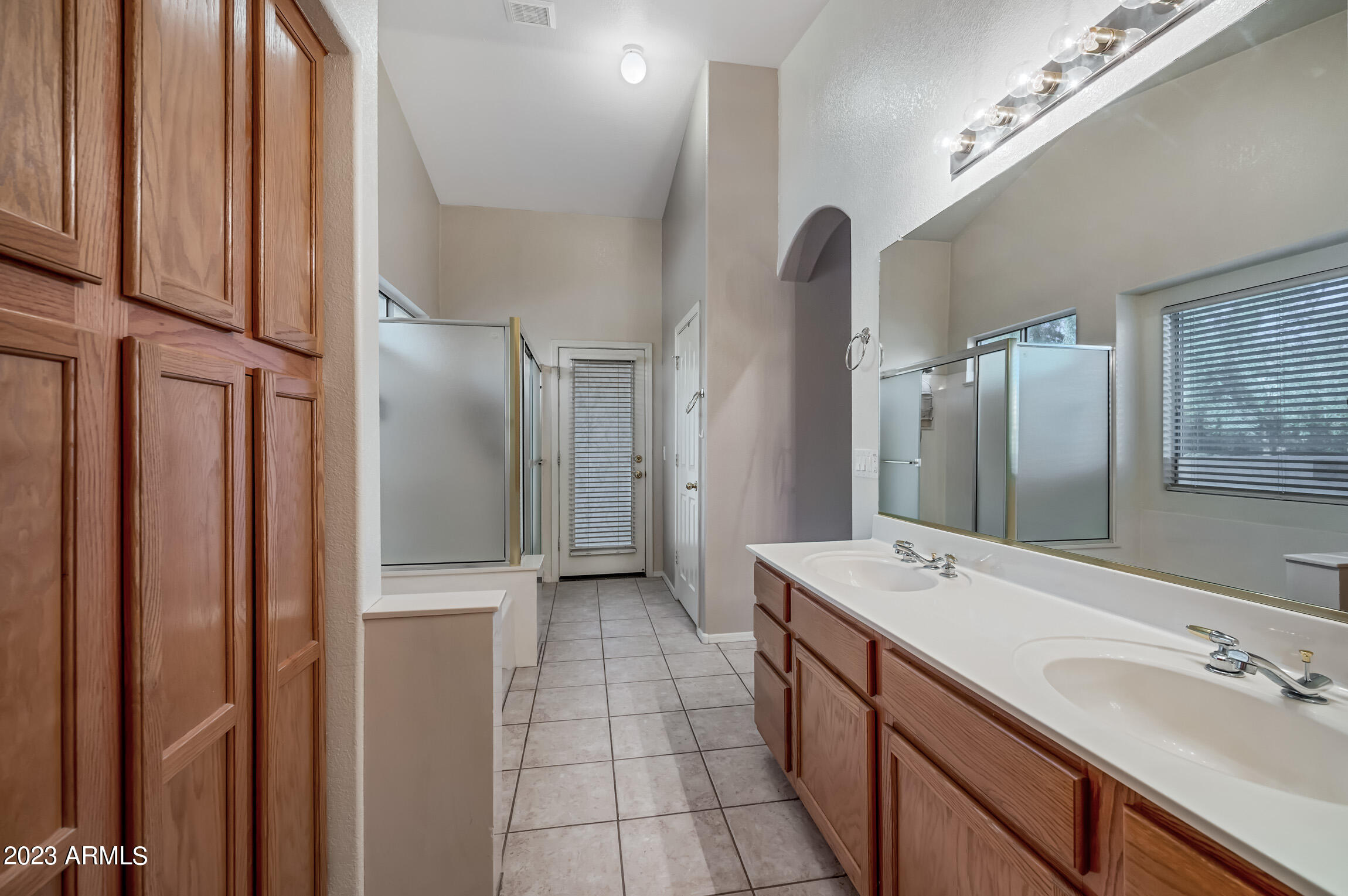 4724 East Swilling Road Phoenix, AZ 85050 - Photo 24 of 35 ocupix-4724ESR-23