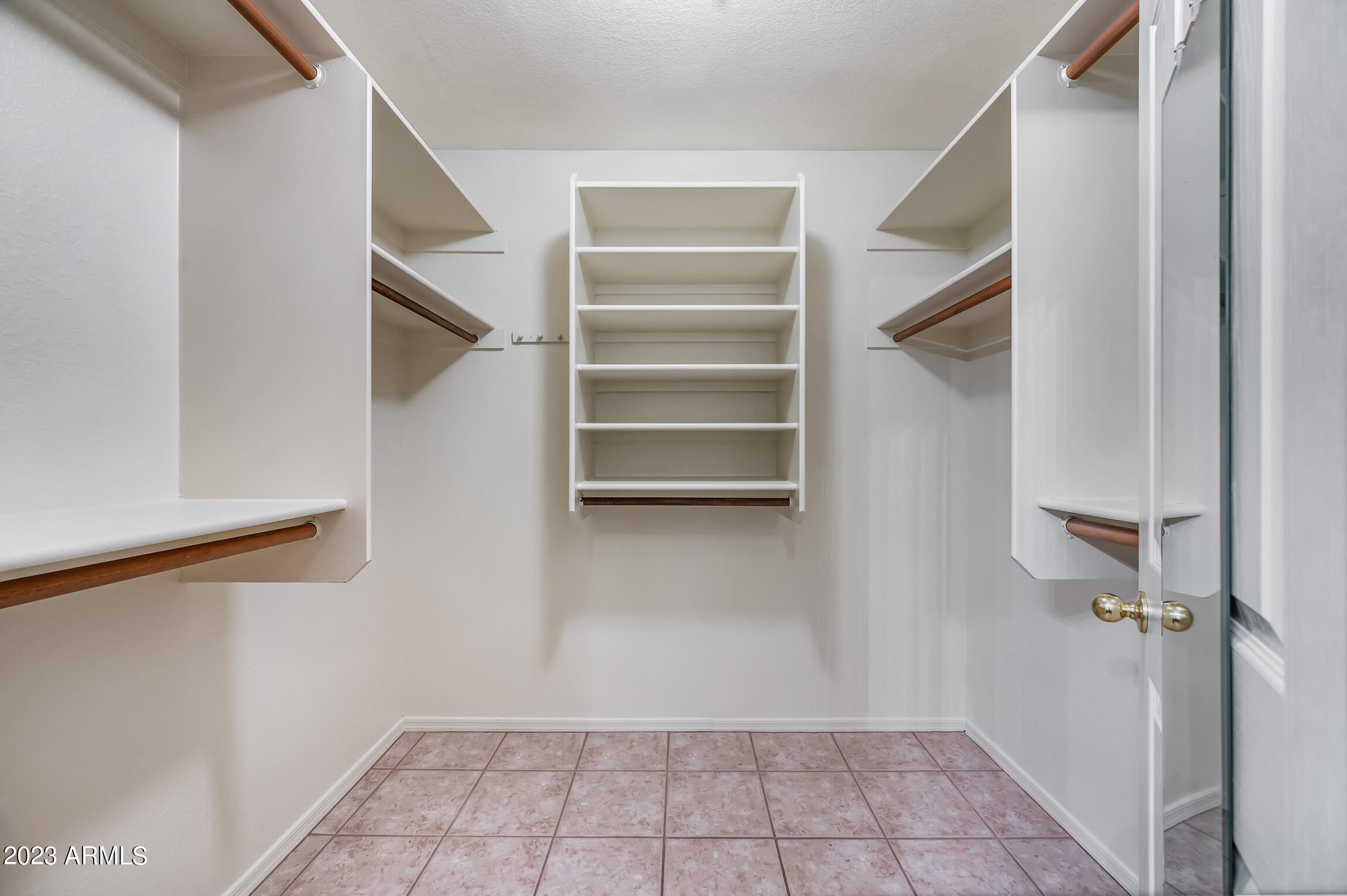 4724 East Swilling Road Phoenix, AZ 85050 - Photo 26 of 35 ocupix-4724ESR-25
