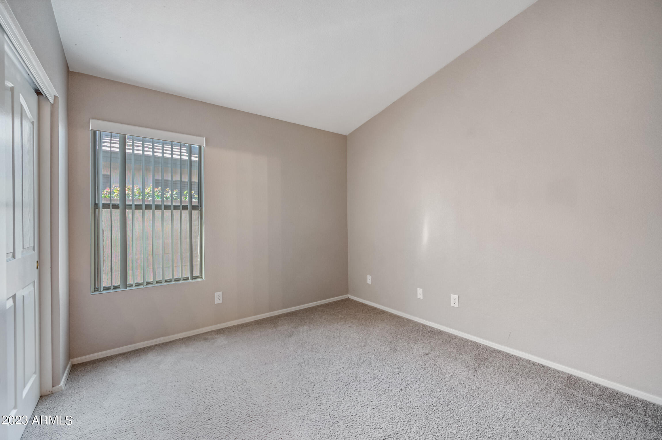 4724 East Swilling Road Phoenix, AZ 85050 - Photo 28 of 35 ocupix-4724ESR-27