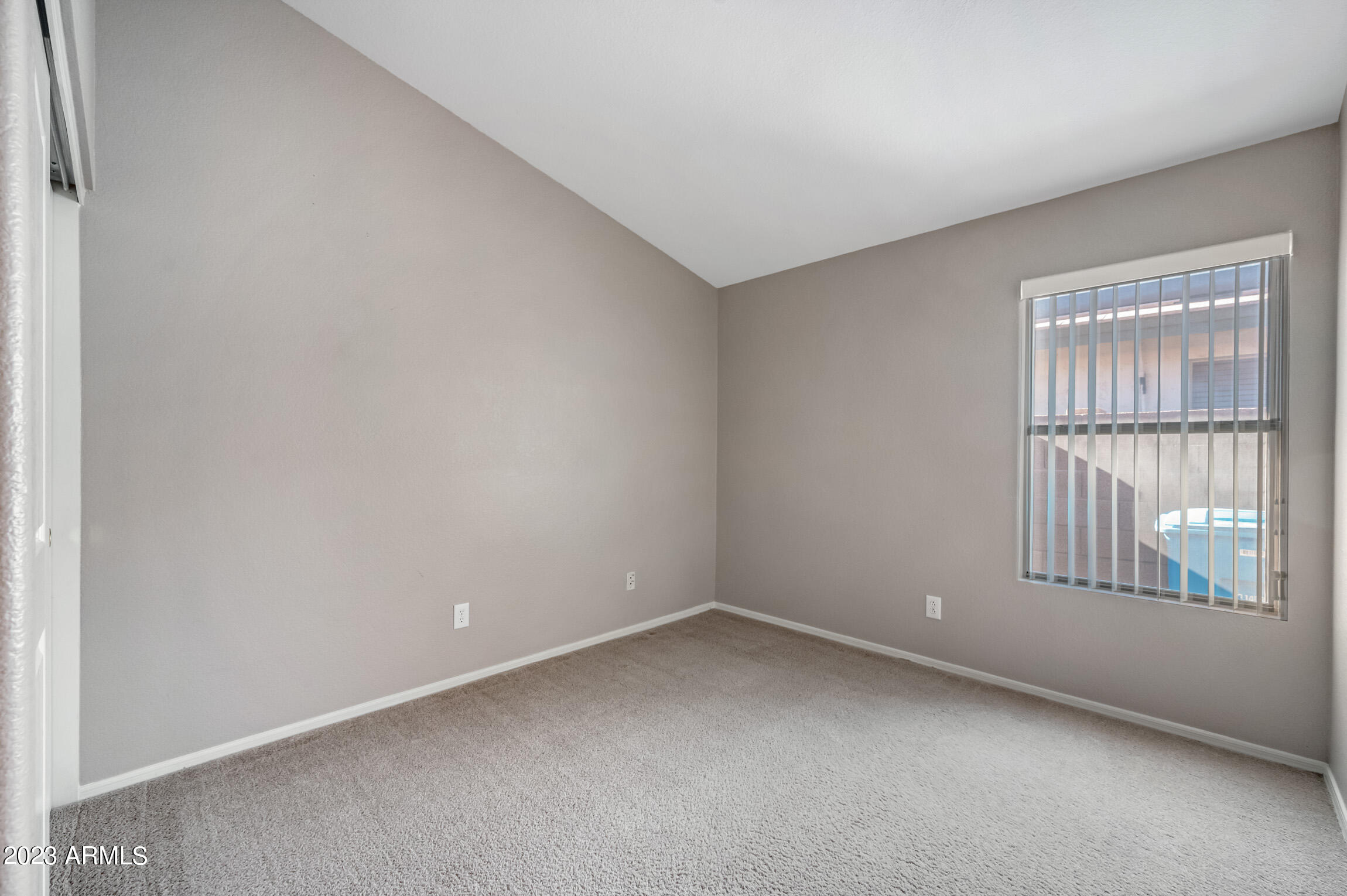 4724 East Swilling Road Phoenix, AZ 85050 - Photo 29 of 35 ocupix-4724ESR-28