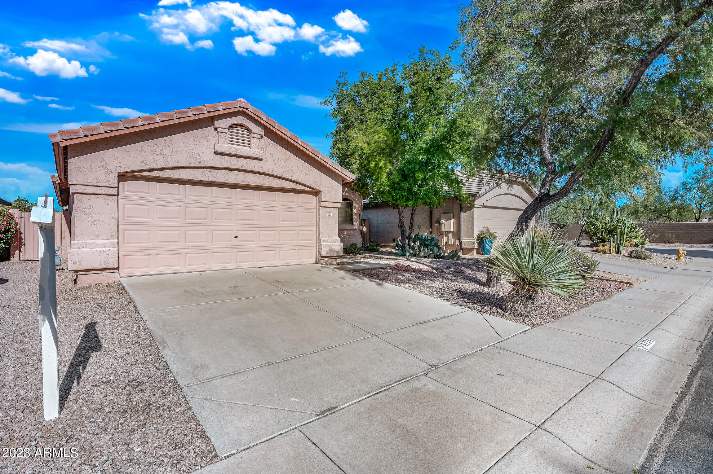 4724 East Swilling Road Phoenix, AZ 85050 - Photo 3 of 35 ocupix-4724ESR-2