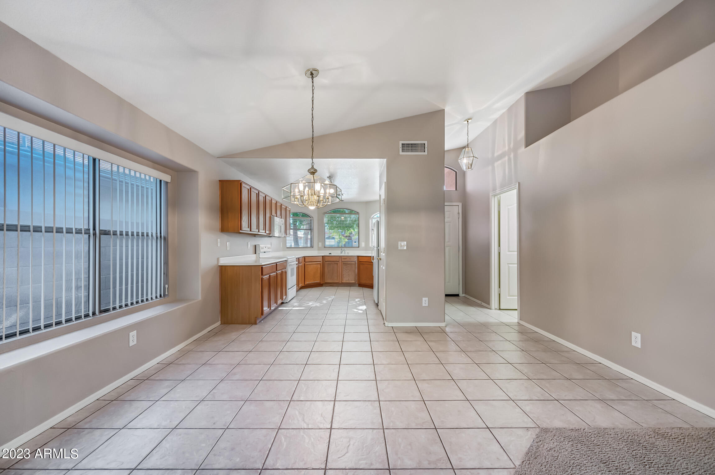 4724 East Swilling Road Phoenix, AZ 85050 - Photo 8 of 35 ocupix-4724ESR-7