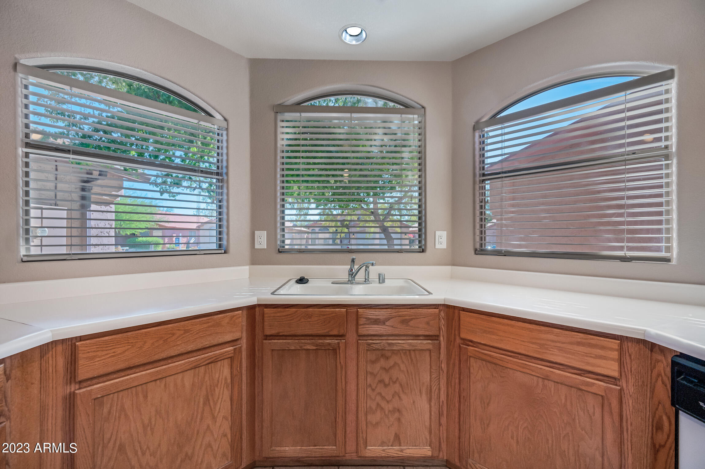 4724 East Swilling Road Phoenix, AZ 85050 - Photo 10 of 35 ocupix-4724ESR-9