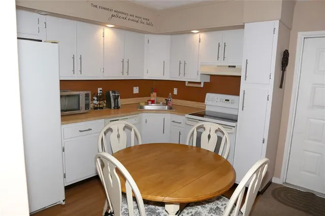 $1,250 | 8209 Sun Spring Circle, Unit 31, Orlando, FL 32825