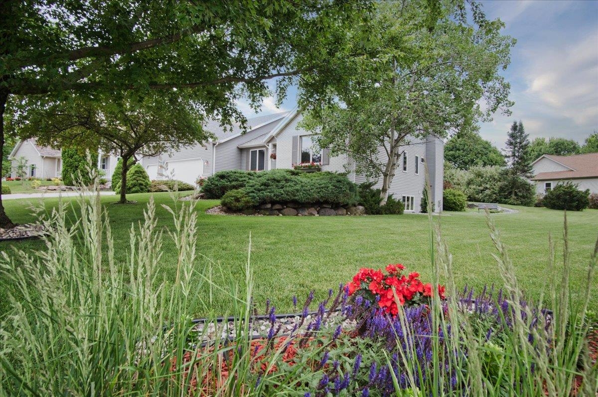 2308 Dynes Way Sun Prairie, WI 53590 - Photo 51 of 69