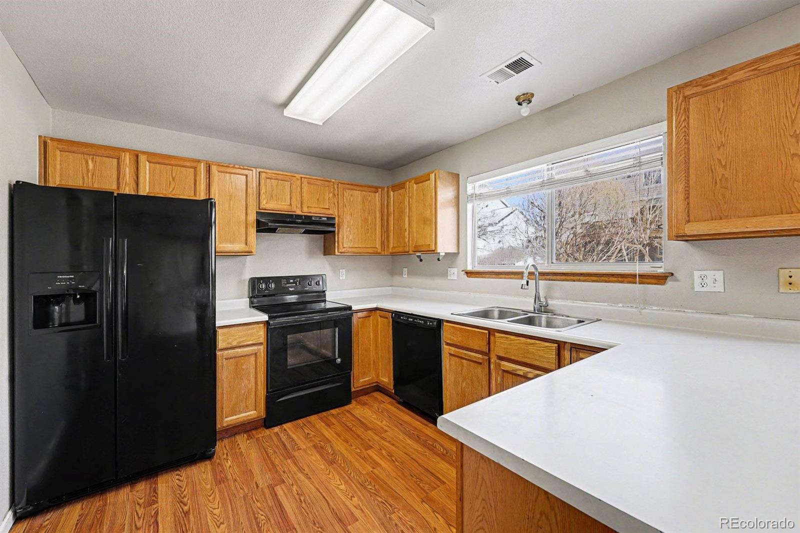 5458 South Perth Way Centennial, CO 80015 - Photo 12 of 28