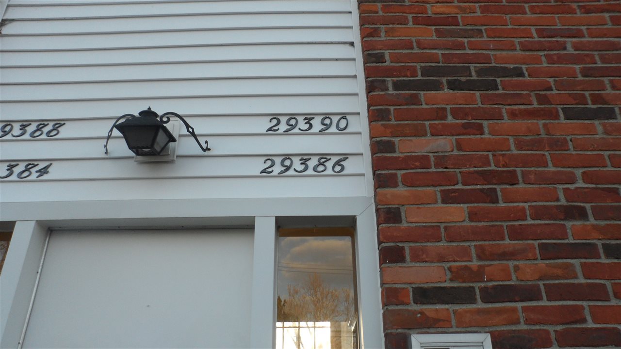31286812-2.JPG