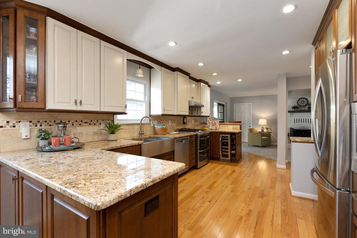 203 Rabbitt Road Gaithersburg, MD 20878 - Photo 8 of 47 Kitchen
