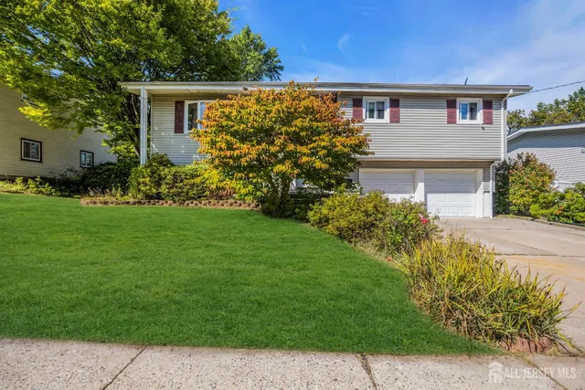 $699,900 | 17 Heather Drive, Old Bridge, NJ 08857