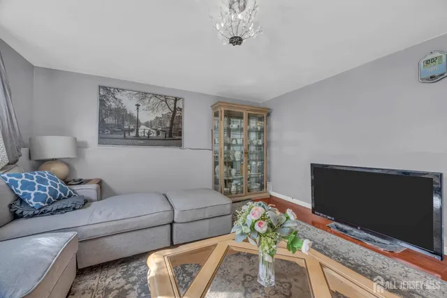 $699,900 | 17 Heather Drive, Old Bridge, NJ 08857