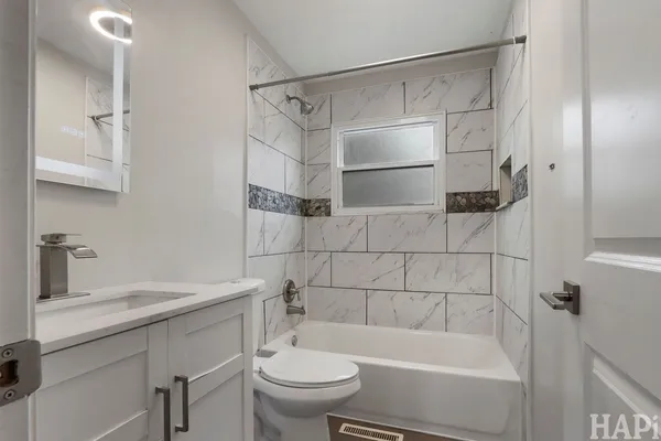 $339,999 | 38132 North Manor Avenue, Beach Park, IL 60087