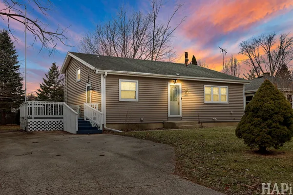 $339,999 | 38132 North Manor Avenue, Beach Park, IL 60087