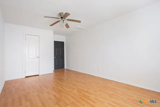 $199,900 | 320 East Davilla Street, Bartlett, TX 76511