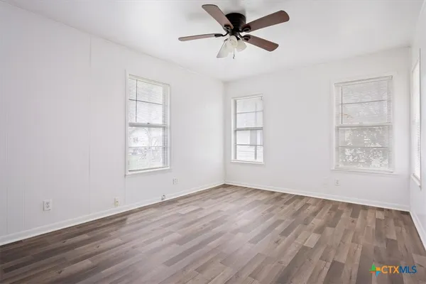 $199,900 | 320 East Davilla Street, Bartlett, TX 76511