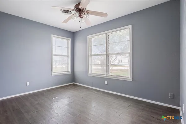 $199,900 | 320 East Davilla Street, Bartlett, TX 76511