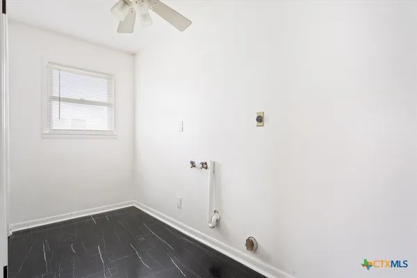 $199,900 | 320 East Davilla Street, Bartlett, TX 76511