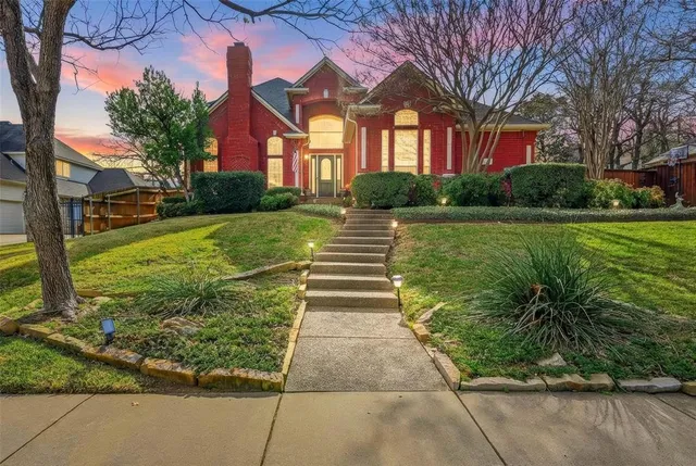 $840,000 | 2817 Kingswood Drive, Grapevine, TX 76051