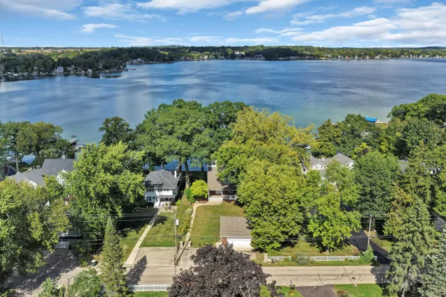$1,875,000 | 134 West Park Drive, Twin Lakes, WI 53181