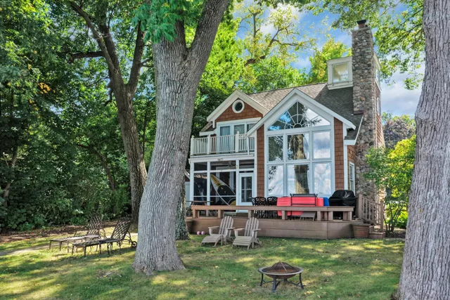 $1,875,000 | 134 West Park Drive, Twin Lakes, WI 53181