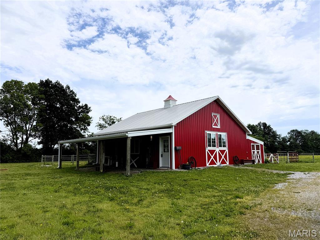 151 West Doc Lin Drive Sparta, IL 62286 - Photo 1 of 23