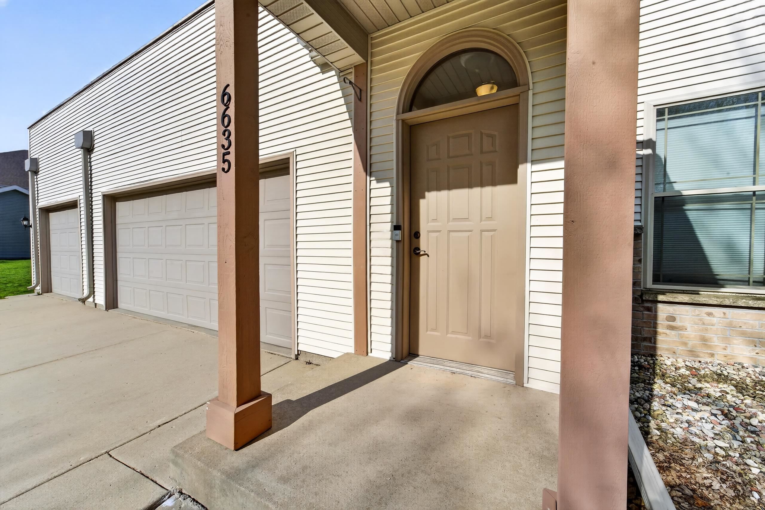 6635 Windsor Commons Avenue Windsor, WI 53598 - Photo 2 of 33