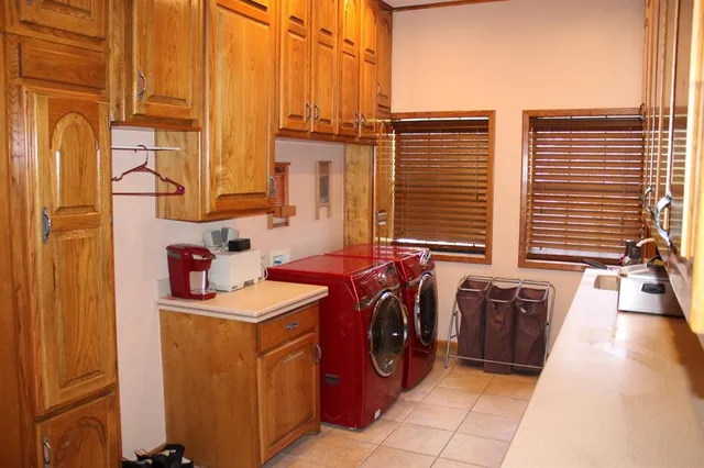 a view of utility room and utility room