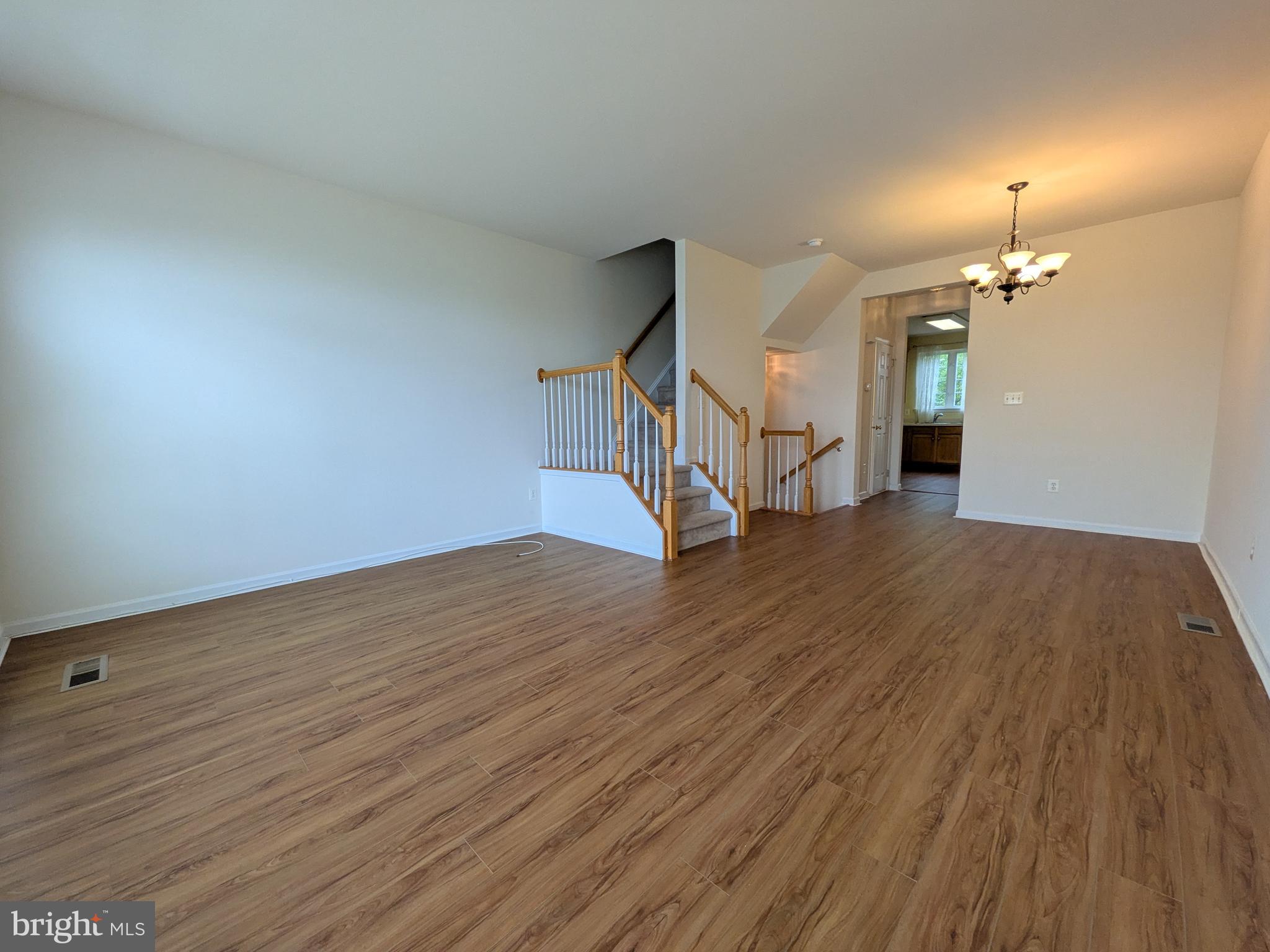25015 Riding Center Drive Chantilly, VA 20152 - Photo 12 of 40 Living Room