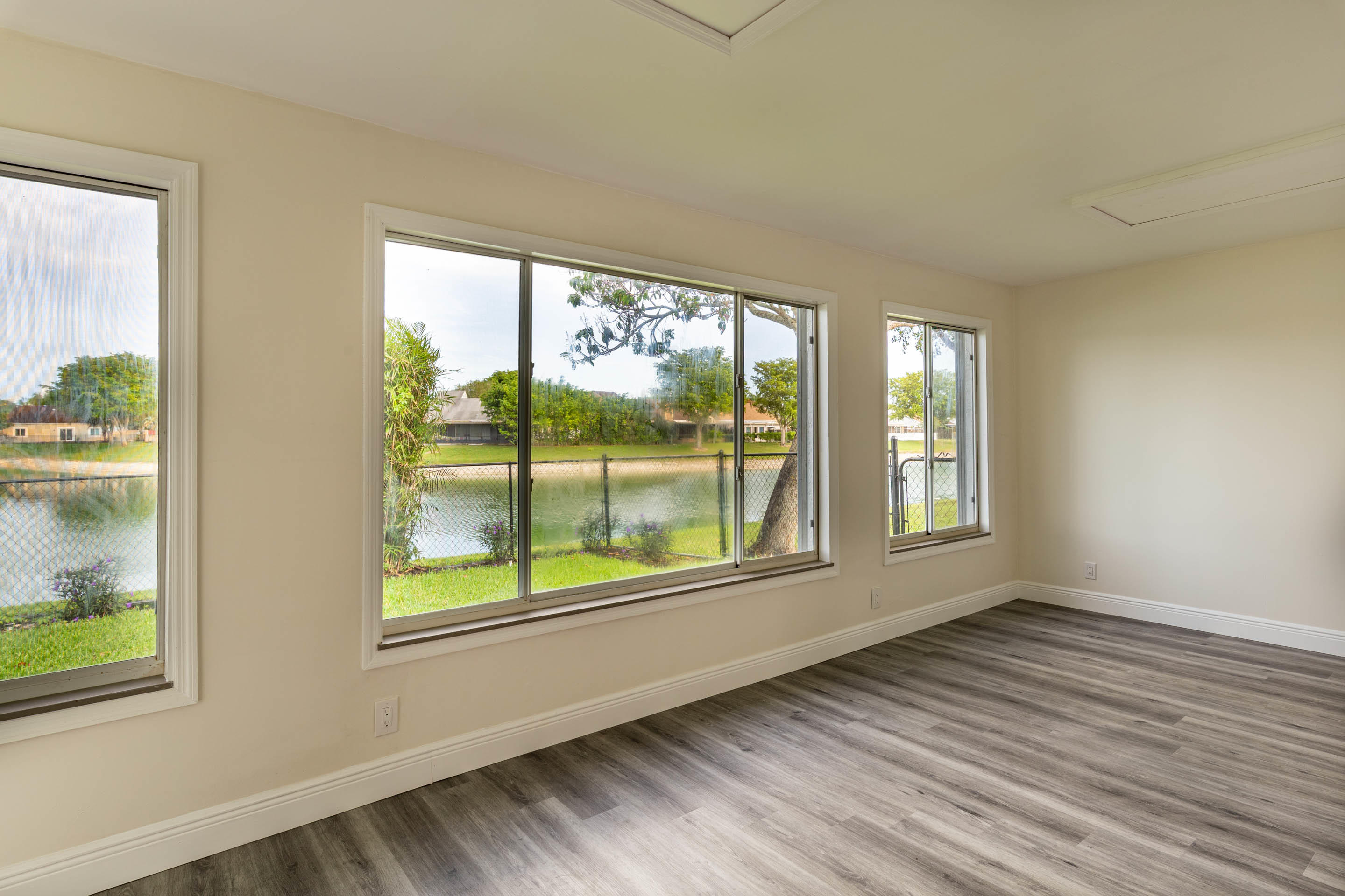 23040 Floralwood Lane Boca Raton, FL 33433 - Photo 7 of 26 Living Room