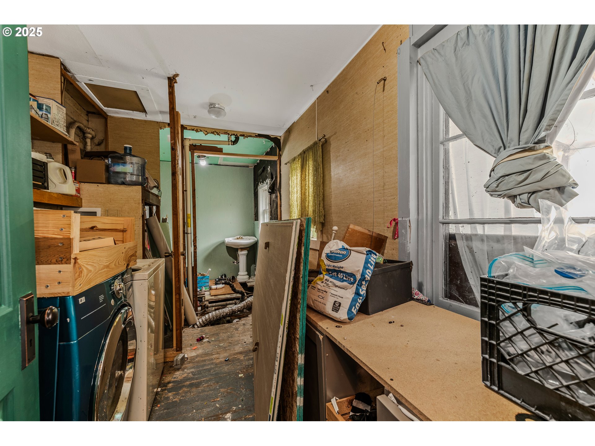 2026 C Street Washougal, WA 98671 - Photo 11 of 36 a view of storage and utility room
