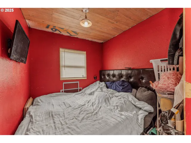 $299,000 | 2026 C Street, Washougal, WA 98671